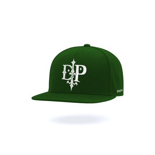 GORRA PLANA VERDE BORDADO TIPOGRAFIA "DP"
